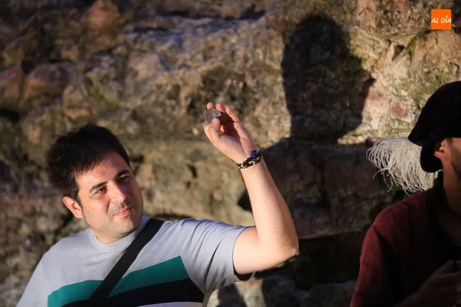 Foto 9 - Pedro Majo deslumbra con su juego de luces y su visita teatralizada a la Cueva de Salamanca