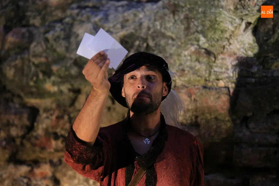 Foto 4 - Pedro Majo deslumbra con su juego de luces y su visita teatralizada a la Cueva de Salamanca