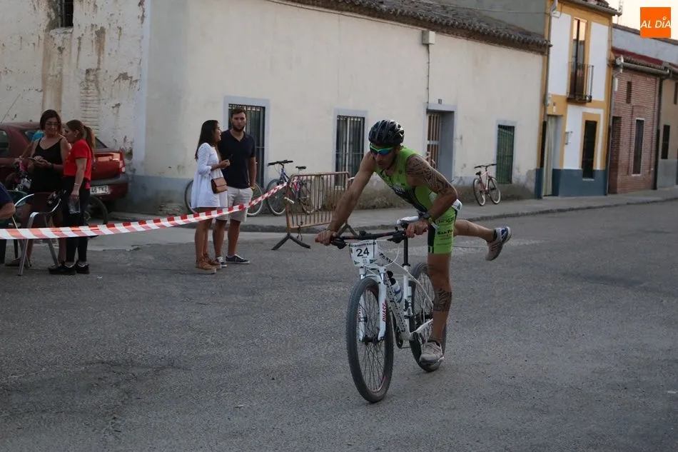 Foto 2 - Antonio Cerezo vence en el VI Duatl&oacute;n de Paradinas de San Juan  