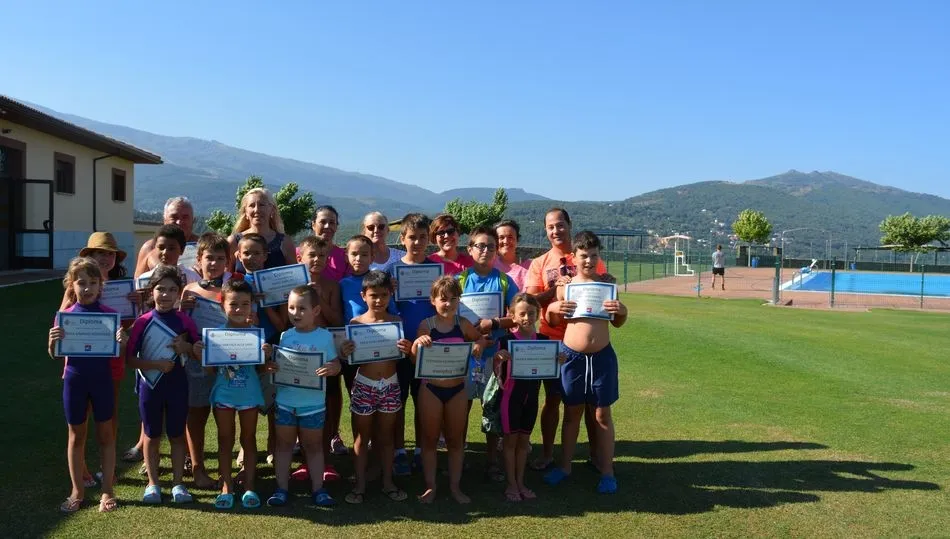 Entrega de diplomas del curso de natación en La Cerrallana