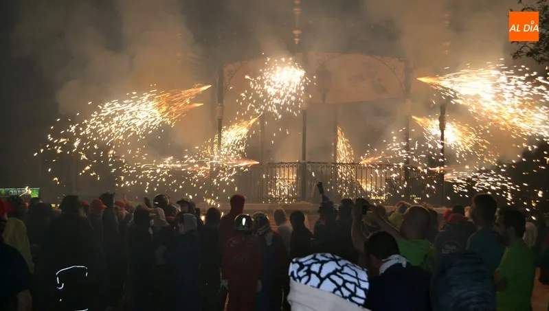 Kull D´Sac traía su espectáculo pirotécnico Ragnarock a la noche del viernes de fiestas