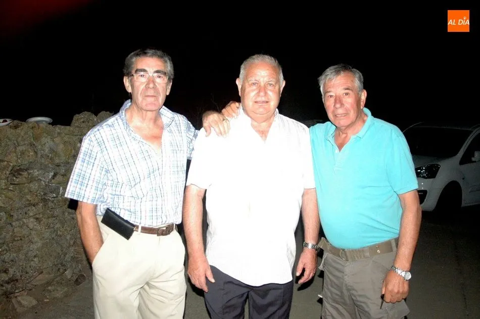 Foto 10 - Ahigal de Villarino inicia las fiestas con una suculenta parrillada  