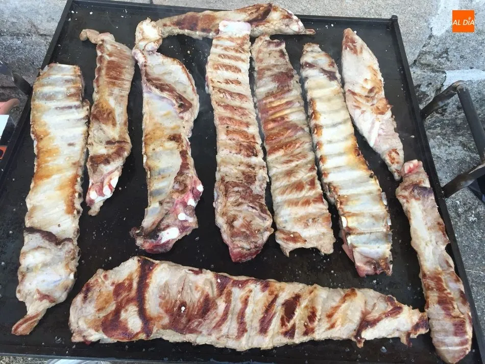 Foto 5 - Ahigal de Villarino inicia las fiestas con una suculenta parrillada  