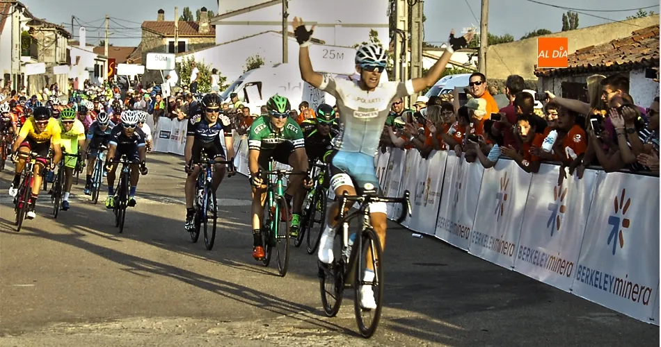 Foto 5 - Jos&eacute; A. Garc&iacute;a se impone en Retortillo en la Vuelta Ciclista a Salamanca tras una etapa...