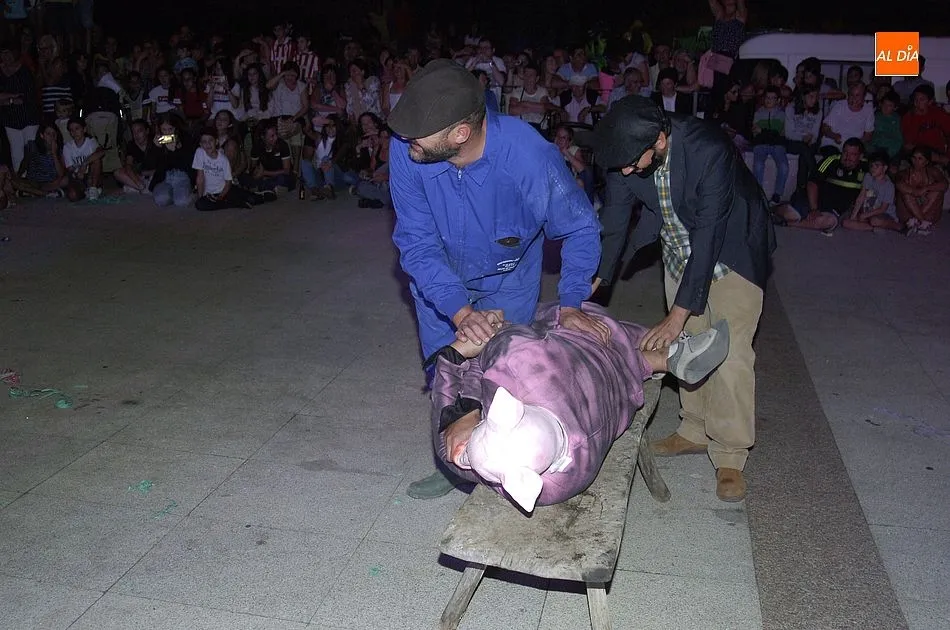 Foto 10 - Variado concurso de disfraces en Villar de Ciervo, que incluy&oacute; hasta una &lsquo;matanza&rsquo; en vivo y...