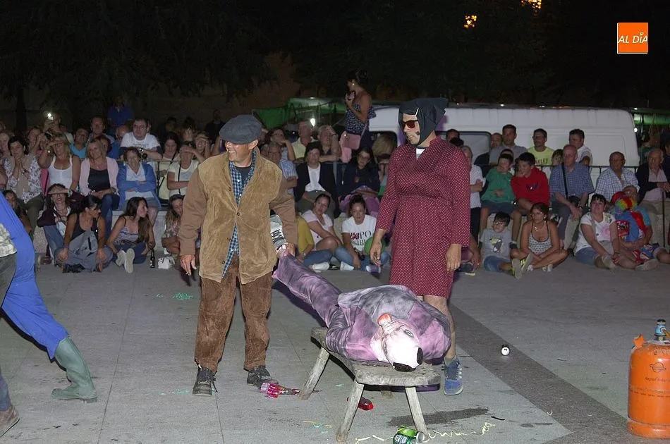 Foto 5 - Variado concurso de disfraces en Villar de Ciervo, que incluy&oacute; hasta una &lsquo;matanza&rsquo; en vivo y...