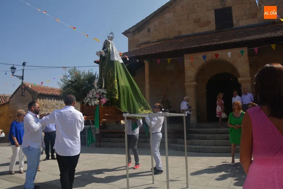 Foto 10 - Gomecello se viste de gala para honrar a la Virgen de la Esperanza  
