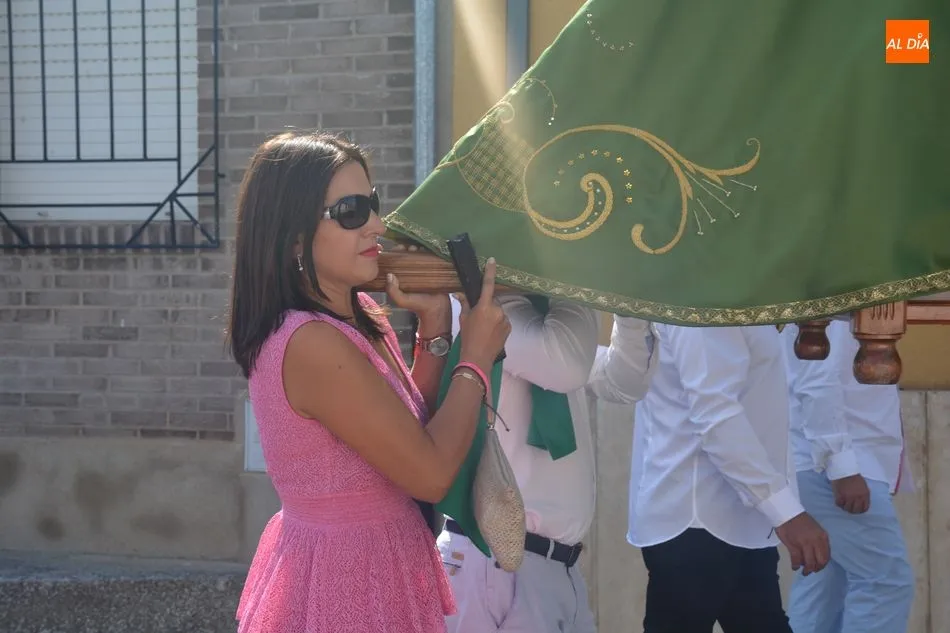 Foto 6 - Gomecello se viste de gala para honrar a la Virgen de la Esperanza  