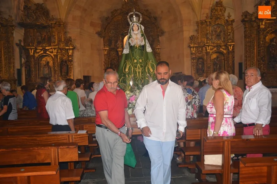 Foto 2 - Gomecello se viste de gala para honrar a la Virgen de la Esperanza  