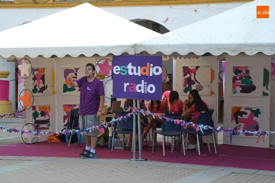 Foto 2 - Misi&oacute;n cumplida para la gran familia del Divierteatro  