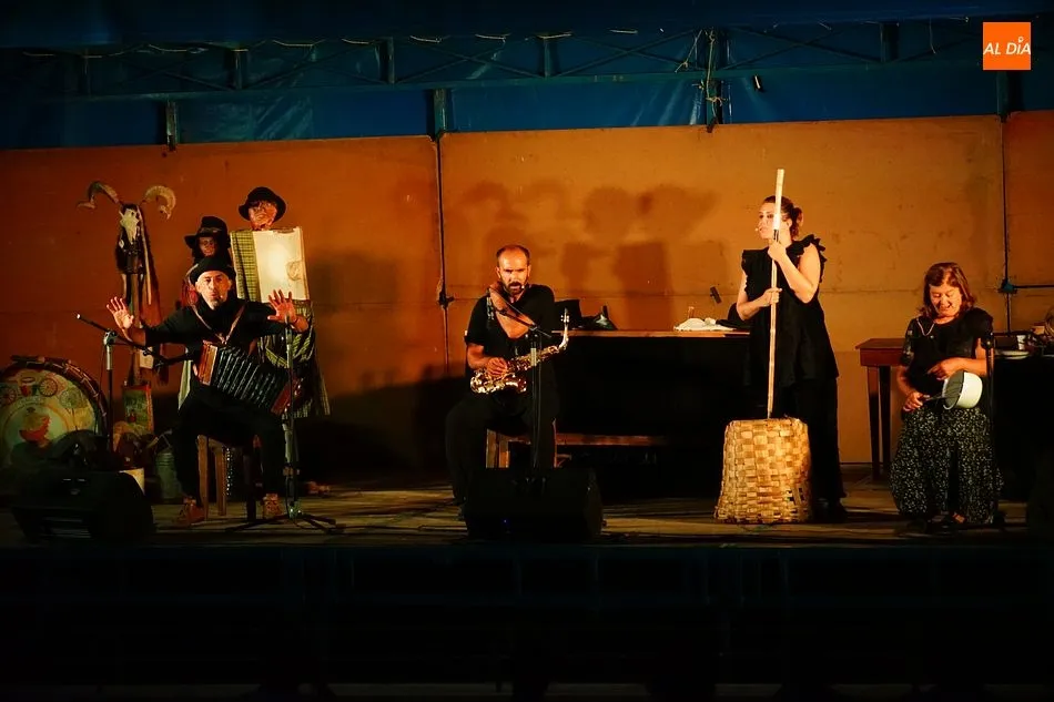 Mayalde llena de arte la Plaza Mayor