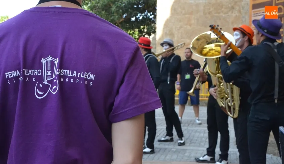 Foto 6 - Unos mimos musicales de Portugal le dan a las calles aroma a Nueva Orleans con toques circenses  