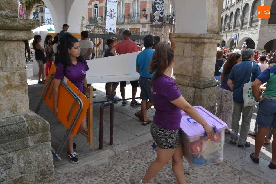 Foto 8 - Procesi&oacute;n de despedida para dar por concluido el Divierteatro  