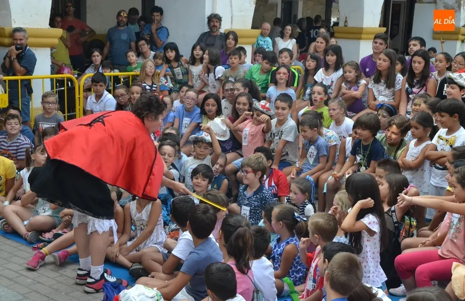 Actuación de Alicia Maravillas en la mañana del sábado | Fotos @kisanghani