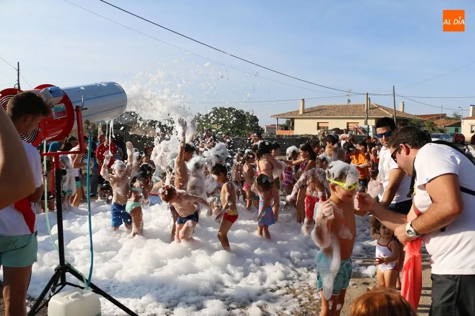 Foto 9 - La fiesta de la espuma y el tobog&aacute;n gigante triunfan entre los m&aacute;s peque&ntilde;os  
