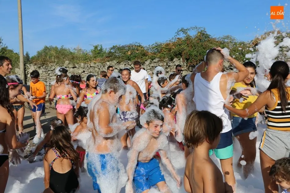 Foto 6 - La fiesta de la espuma y el tobog&aacute;n gigante triunfan entre los m&aacute;s peque&ntilde;os  