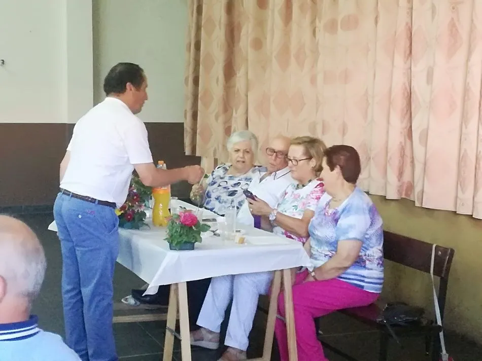 Foto 10 - La Asociaci&oacute;n de Mayores &lsquo;Padre Pascua&rsquo; celebra su fiesta anual  