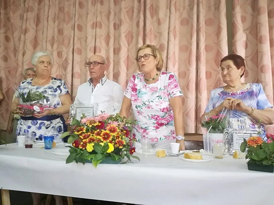 Foto 5 - La Asociaci&oacute;n de Mayores &lsquo;Padre Pascua&rsquo; celebra su fiesta anual  