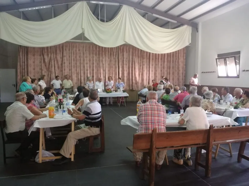 Foto 2 - La Asociaci&oacute;n de Mayores &lsquo;Padre Pascua&rsquo; celebra su fiesta anual  