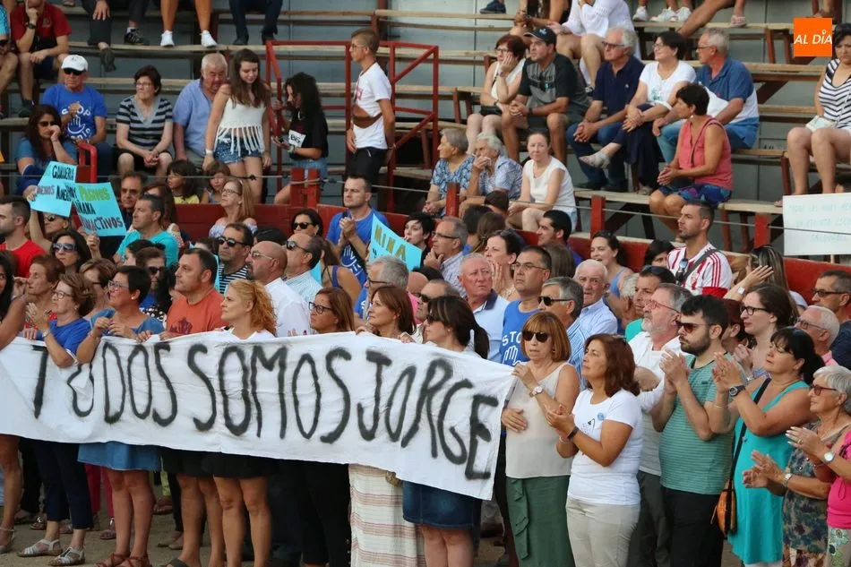 Foto 7 - Varios miles de personas dicen en Villavieja &ldquo;No a la mina&rdquo;  