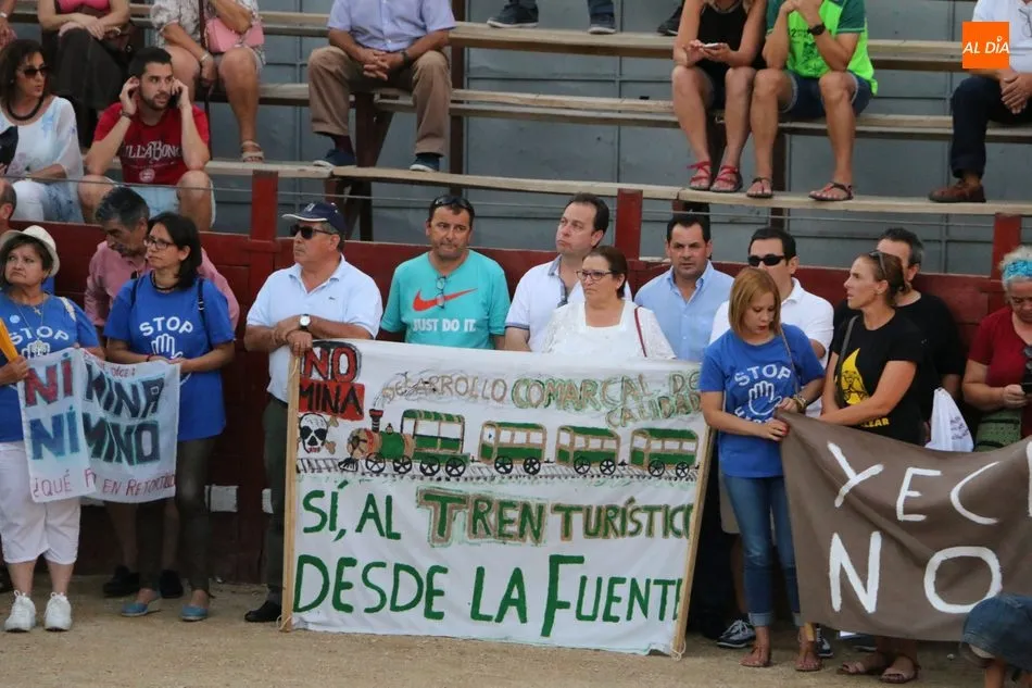 Foto 6 - Varios miles de personas dicen en Villavieja &ldquo;No a la mina&rdquo;  