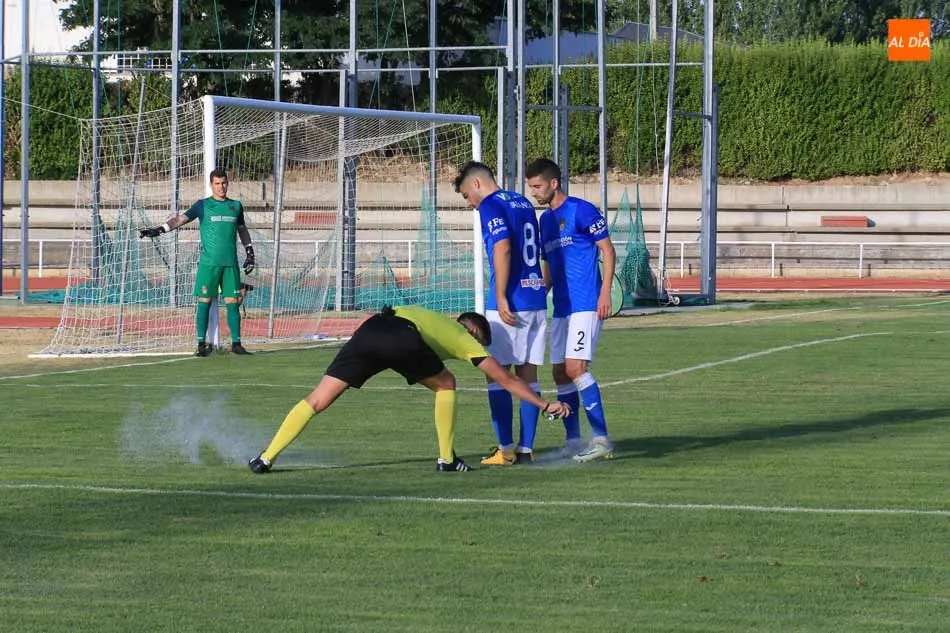 Foto 11 - Unionistas aterriza en Segunda B con victoria ante el Pontevedra (1-0)