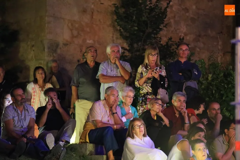 Foto 5 - Noche al ritmo del fado portugu&eacute;s y la voz de Mara