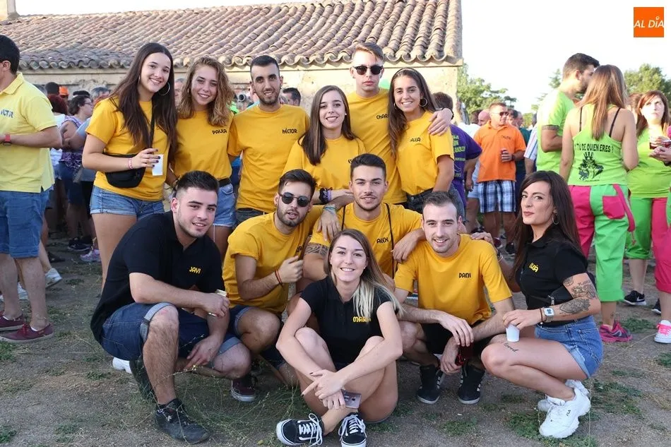 Las peñas han protagonizado el inicio de las fiestas