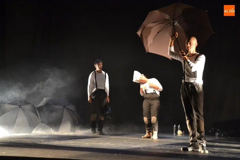 Foto 7 - Divertid&iacute;sima versi&oacute;n de la historia de las apariciones de F&aacute;tima a cargo de Perip&eacute;cia Teatro  