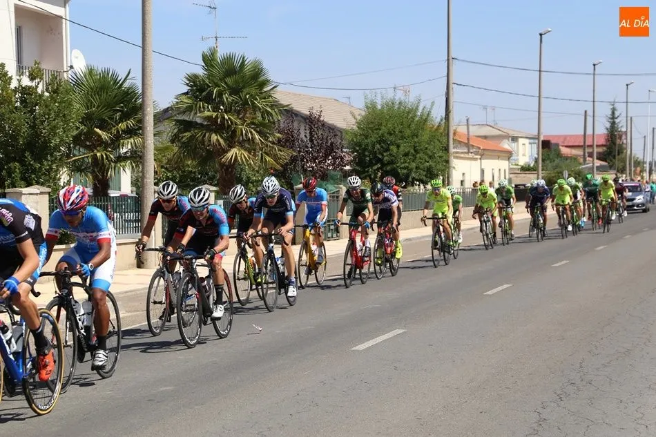 Foto 4 - El ciclismo llega a Las Villas con la Vuelta a Salamanca