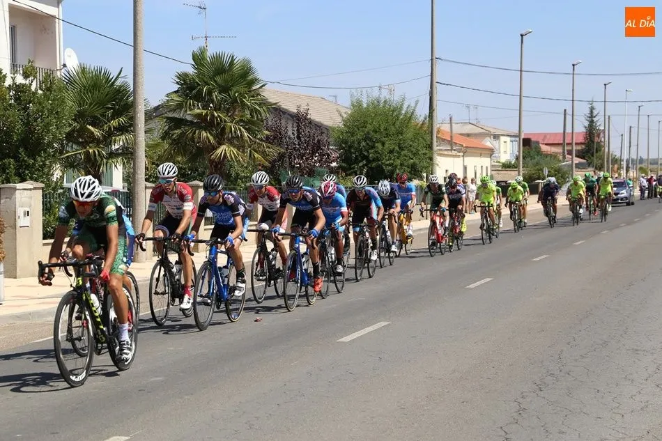Foto 3 - El ciclismo llega a Las Villas con la Vuelta a Salamanca