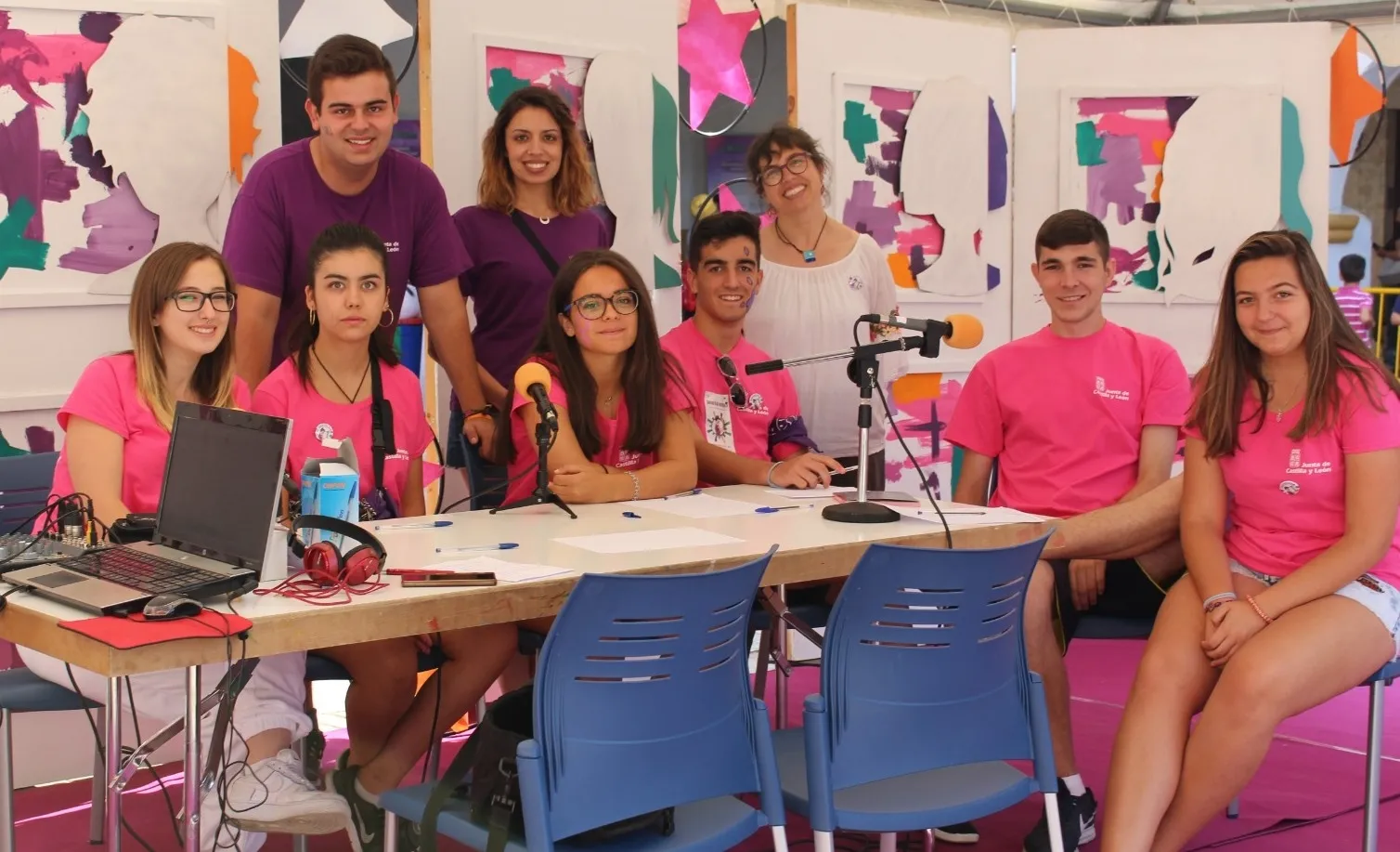 Foto 2 - Disponibles las entrevistas realizadas por los j&oacute;venes del Divierteatro durante la Feria  