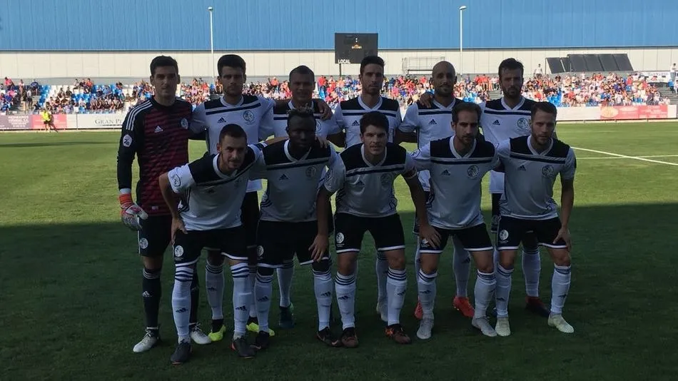Foto 2 - El Salamanca CF UDS encaja una abultada goleada en su debut en Fuenlabrada (5-1)