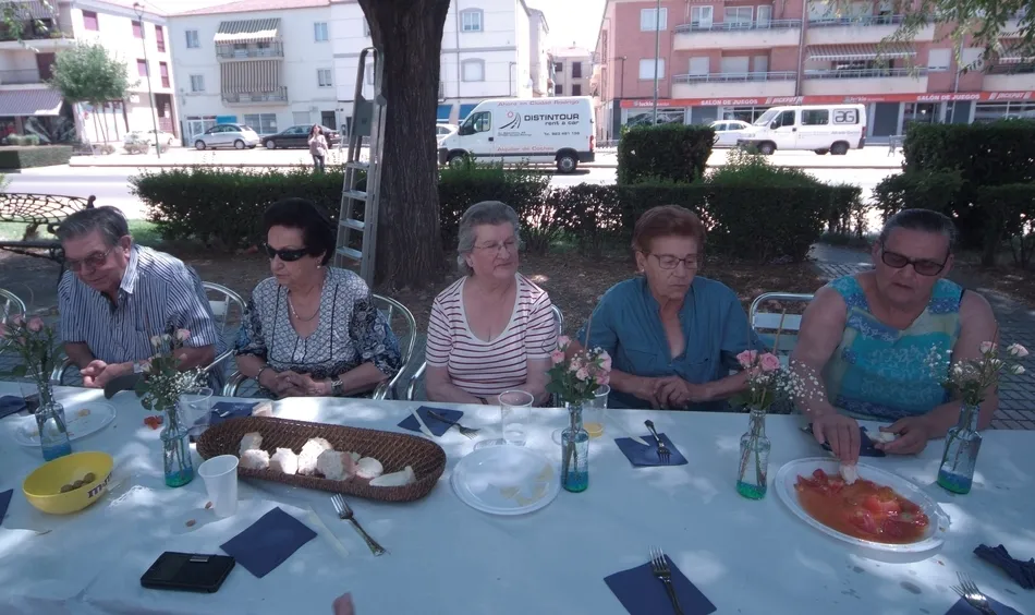 Los vecinos fundadores de la Avenida de Salamanca celebran su 4º encuentro de hermandad  