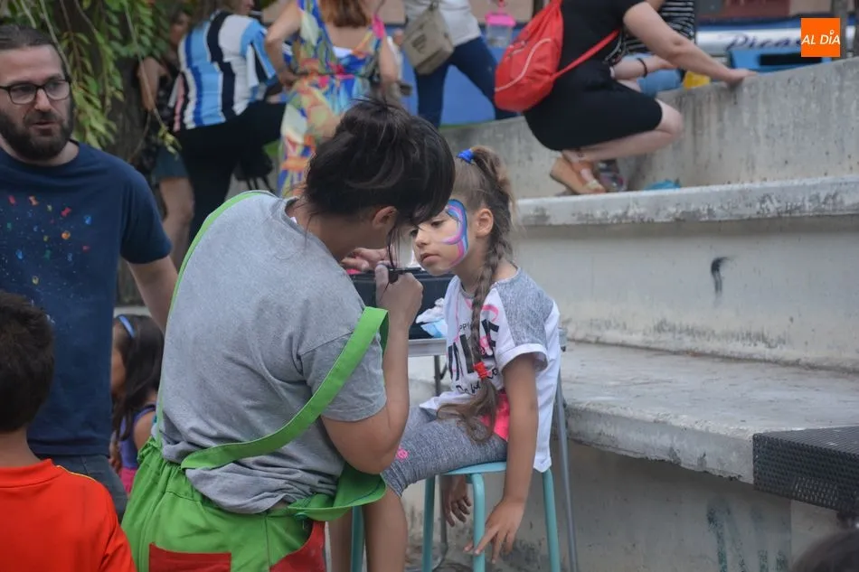 Foto 2 - Pintacaras y concurso de mascotas, gran ambiente festivo en Comuneros y Alto del Rollo  