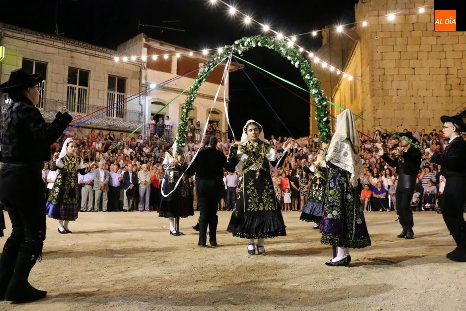 Foto 9 - Villavieja se entrega a la Virgen de Caballeros  