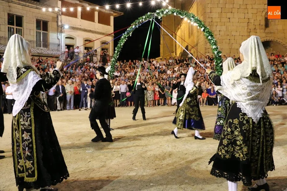Foto 7 - Villavieja se entrega a la Virgen de Caballeros  