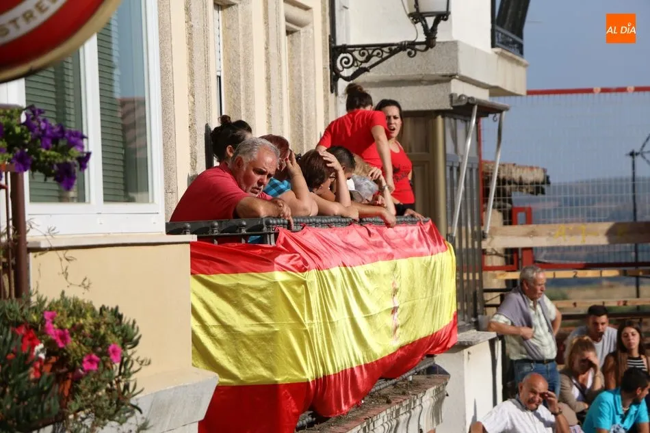 Foto 11 - Complicado cuarto encierro de Aldead&aacute;vila con novillos de Valrubio y susto en la plaza  