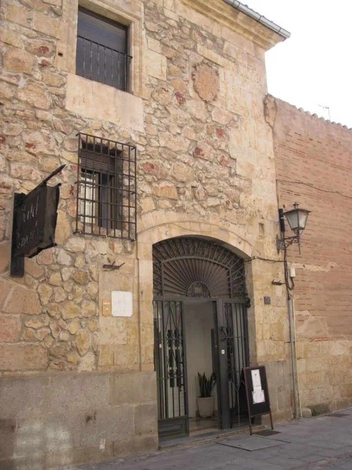 Foto 7 - &ldquo;Muchos escudos salmantinos languidecen da&ntilde;ados por el olvido, el desconocimiento y el...