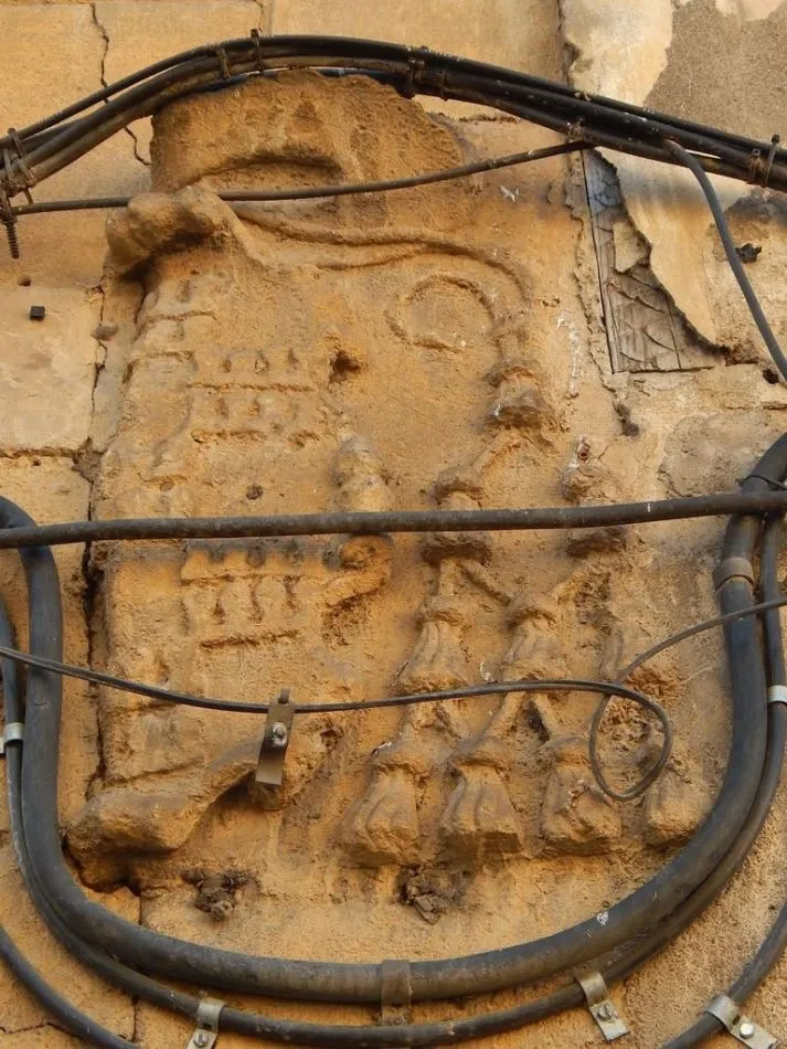 Foto 2 - &ldquo;Muchos escudos salmantinos languidecen da&ntilde;ados por el olvido, el desconocimiento y el...