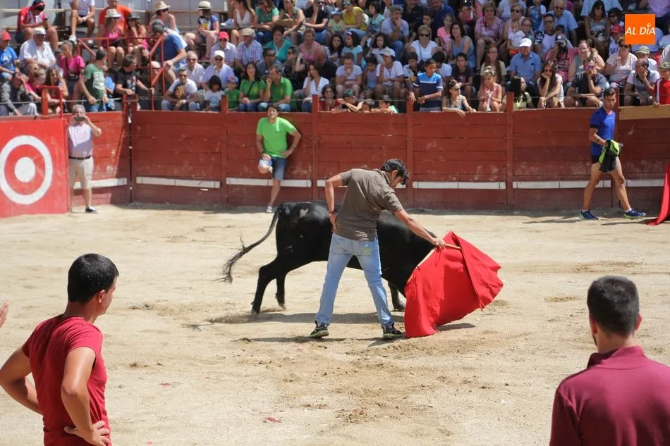Foto 2 - Emocionante primer encierro de Villavieja deYeltes con novillos de Galache Cobaleda