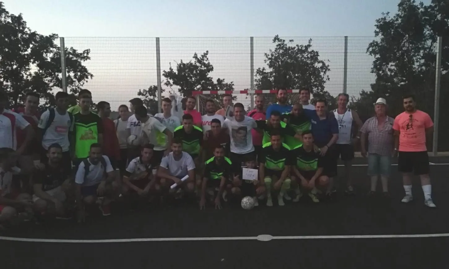 Foto 3 - La Despensa se adjudica el 1&ordm; Torneo FutsAlba de Yeltes  