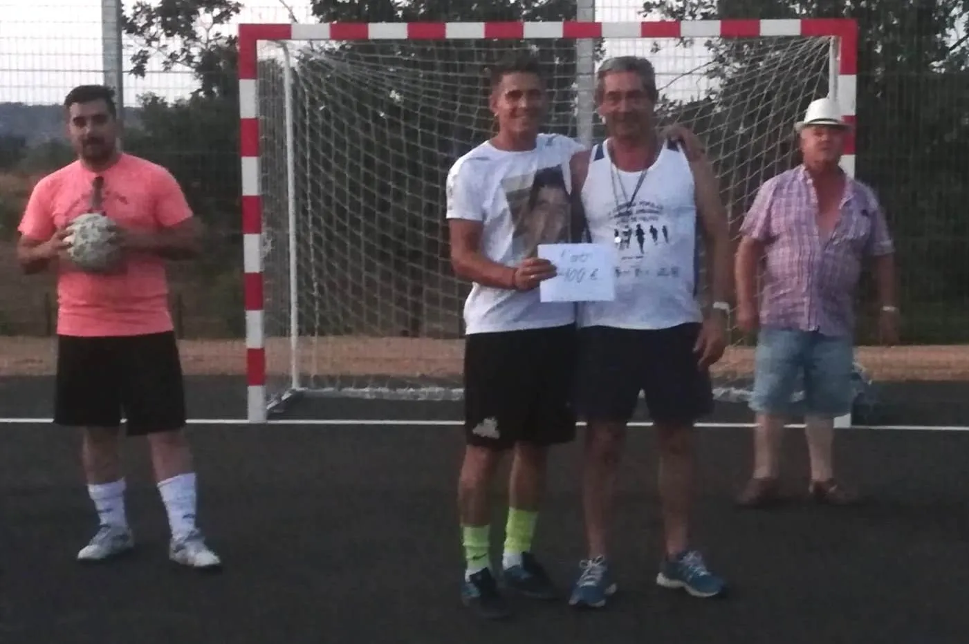Foto 2 - La Despensa se adjudica el 1&ordm; Torneo FutsAlba de Yeltes  