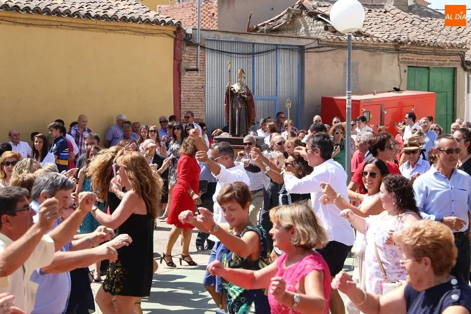 Foto 6 - Villaflores baila en honor a San Agust&iacute;n