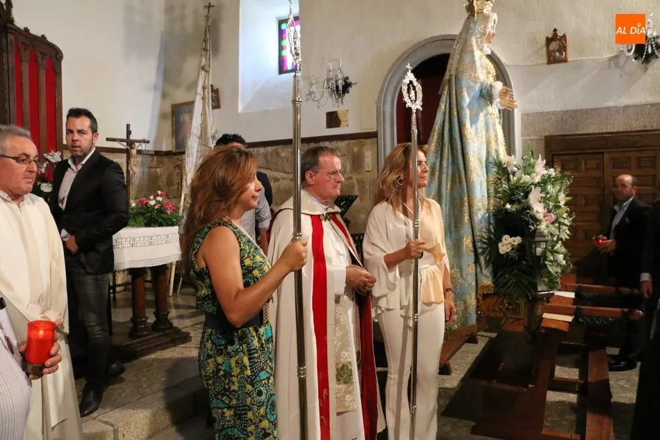 Foto 10 - La Virgen de los Caballeros ya tiene nuevos mayordomos  