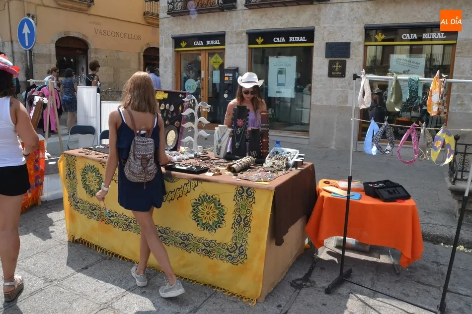 Foto 2 - D&iacute;as de Feria: Artesan&iacute;a en plena calle  