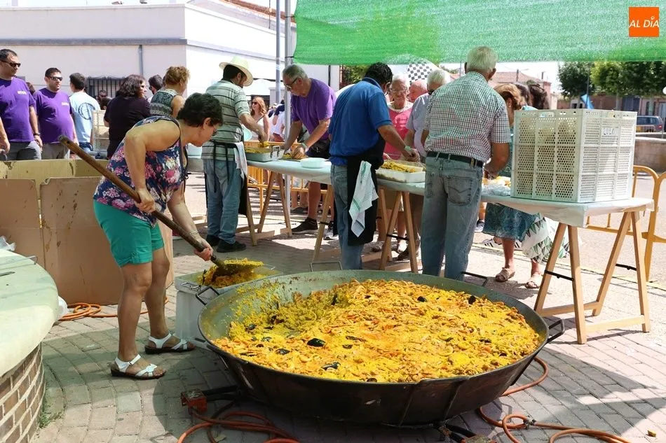 Foto 11 - 600 raciones de paella para encarar el fin de fiestas