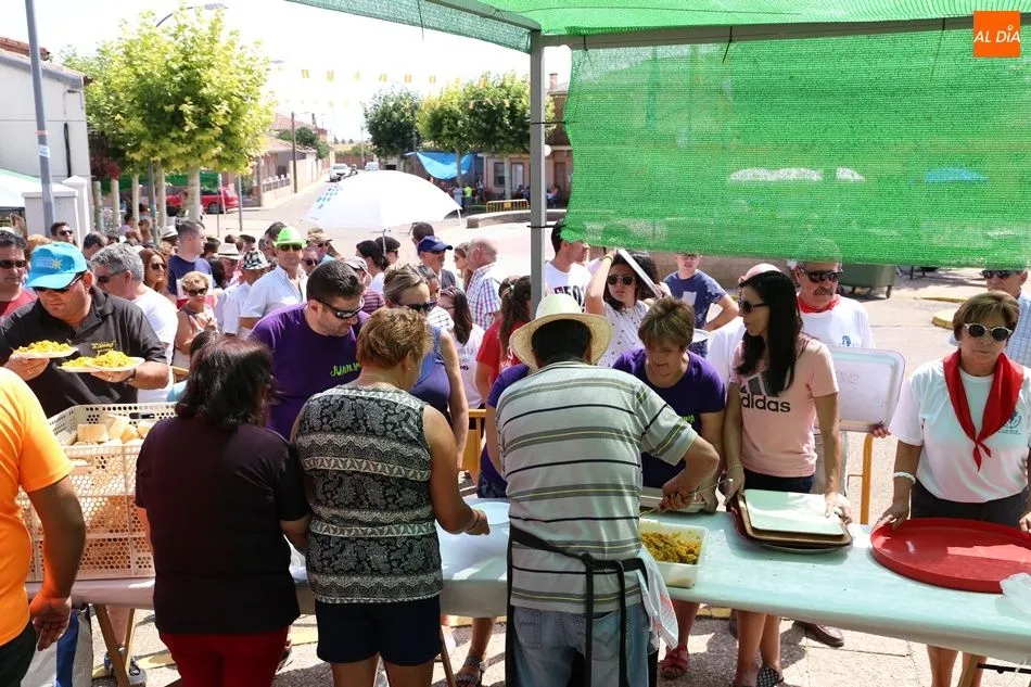 Foto 10 - 600 raciones de paella para encarar el fin de fiestas