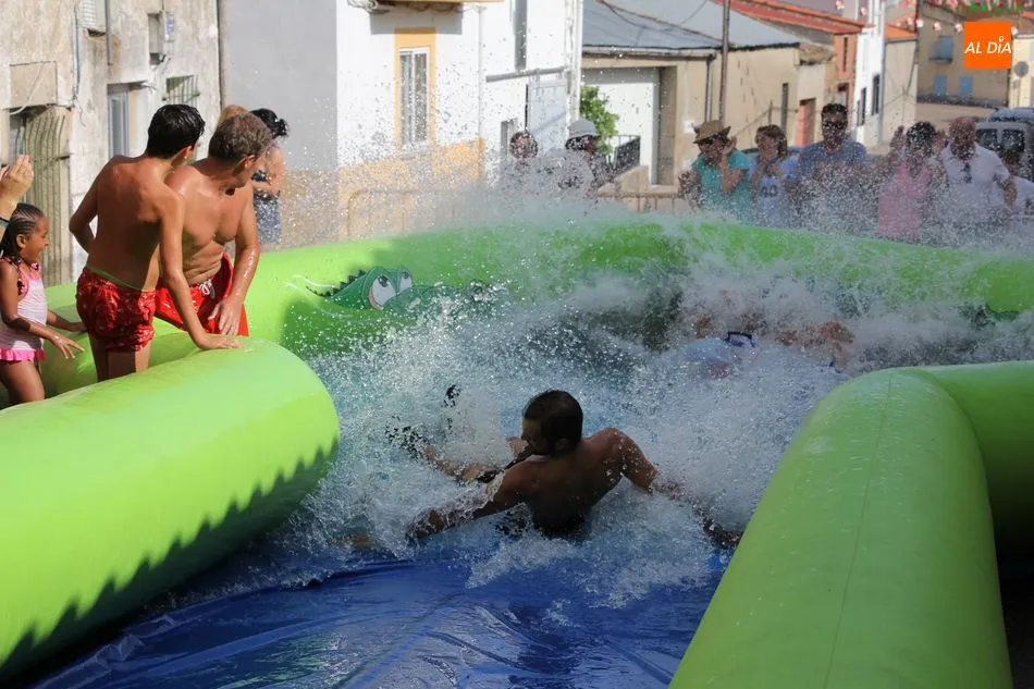 Foto 6 - Un gran tobog&aacute;n acu&aacute;tico como aperitivo de las fiestas  