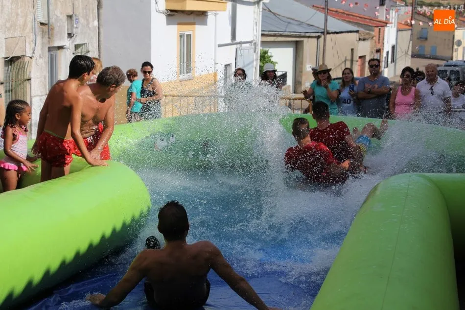 Foto 4 - Un gran tobog&aacute;n acu&aacute;tico como aperitivo de las fiestas  